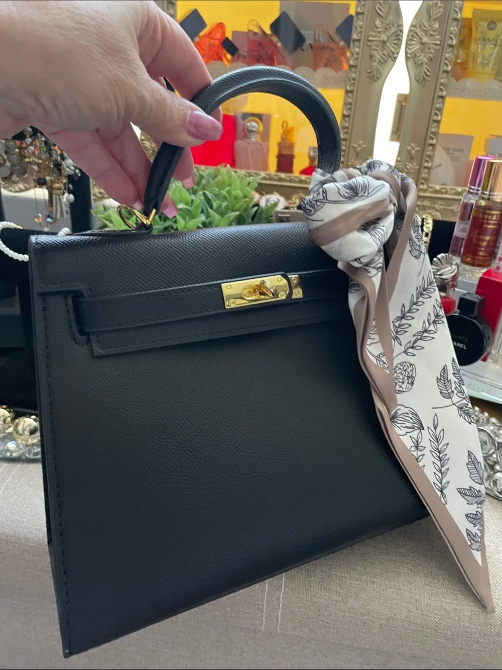 ✨🖤Classic Black Top-Handle Leather Crossbody Bag with Decorative Scarf🖤✨NEW - Picture 3 of 9